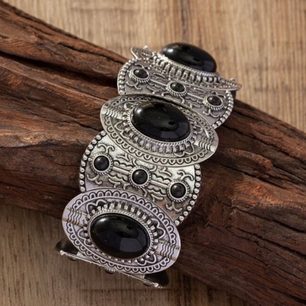 Vintage Western Silver and Black Women's Bracelet